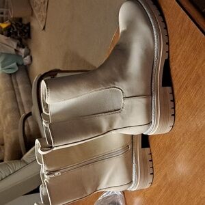 🛍 I.N.C cream boots 8.5